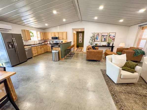 3431 County Road 4910, Willow Springs, MO 65793