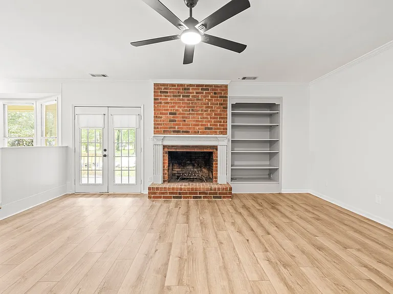 390 Steele Wood Dr — Photo 22