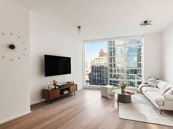 30 Riverside Blvd #22F, New York, NY 10069