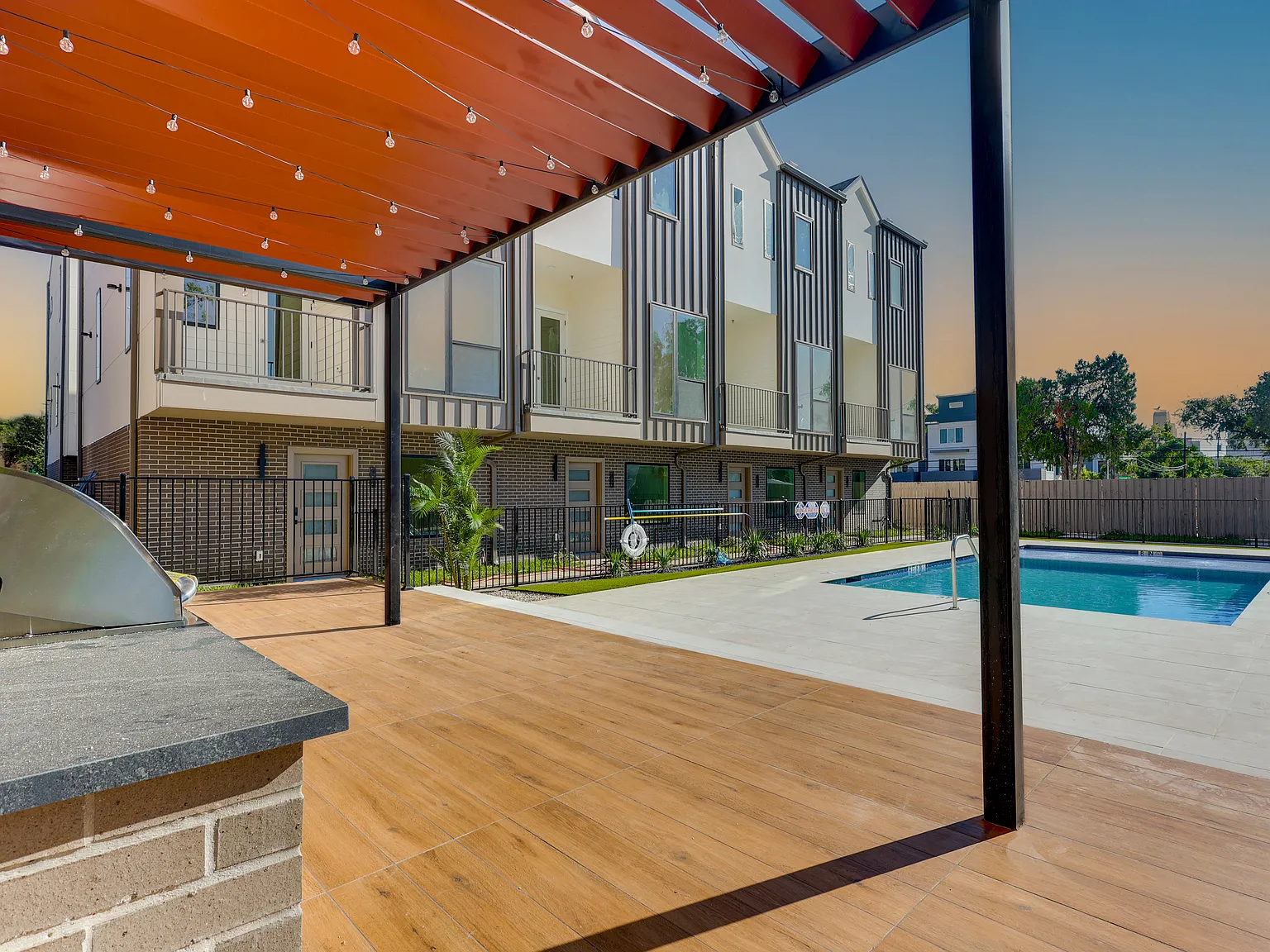 2 bed, 2.5 bath, 1600 sqft, $3,400 — Photo 4