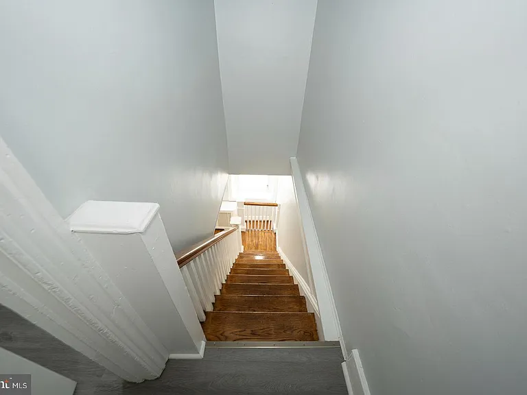 201 Dupont St — Photo 45