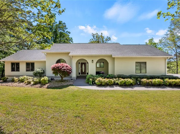 101 Gordon Dr, Townville, SC 29689