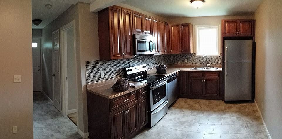 2nd image of 27 Public St