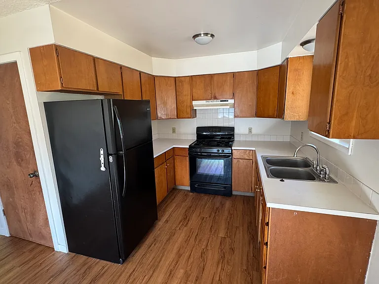 409 E 12th Ave — Photo 9