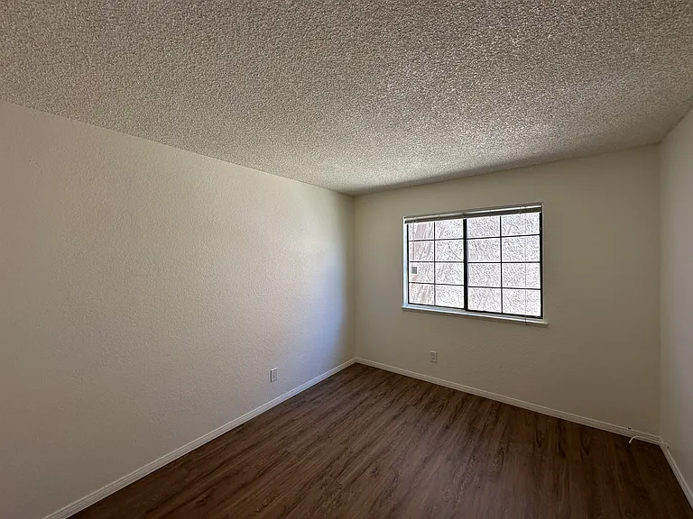 1219 E Avenue R7 — Photo 15