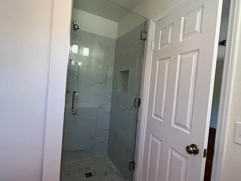 1165 Spazier Ave #202 — Photo 4