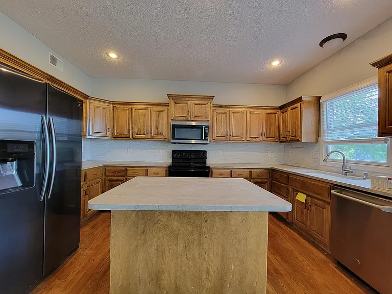 1865 W Ferrel Dr — Photo 9