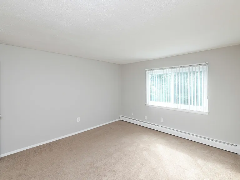 Bayside Country Club Apartments — Photo 26