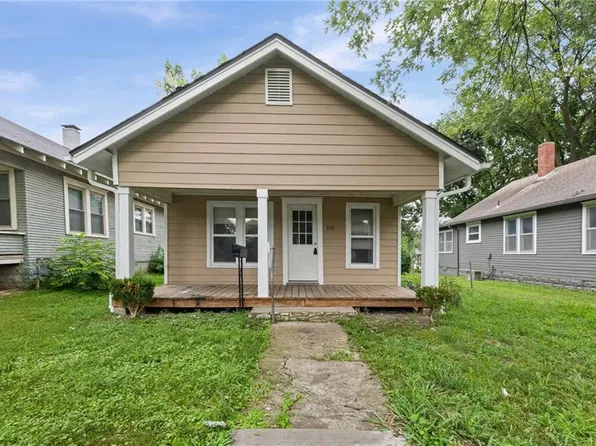 707 S Tremont Ave, Ottawa, KS 66067
