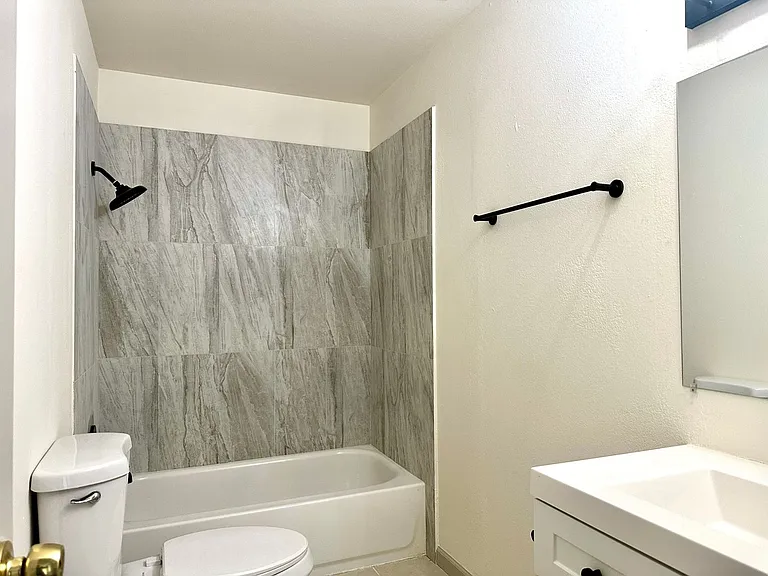 4338 N Chestnut St. — Photo 18