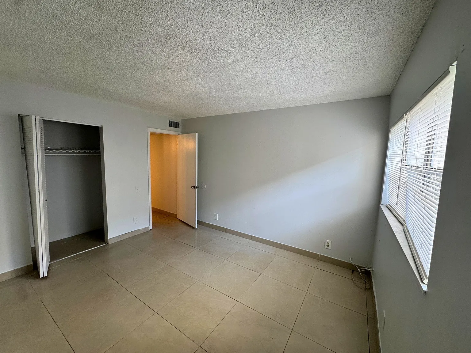 4423 Treehouse Ln — Photo 4
