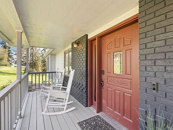 5th image of 44 Knapp Ln