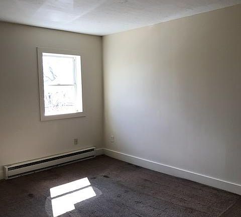 4th image of 205 Hall St Unit 1/2