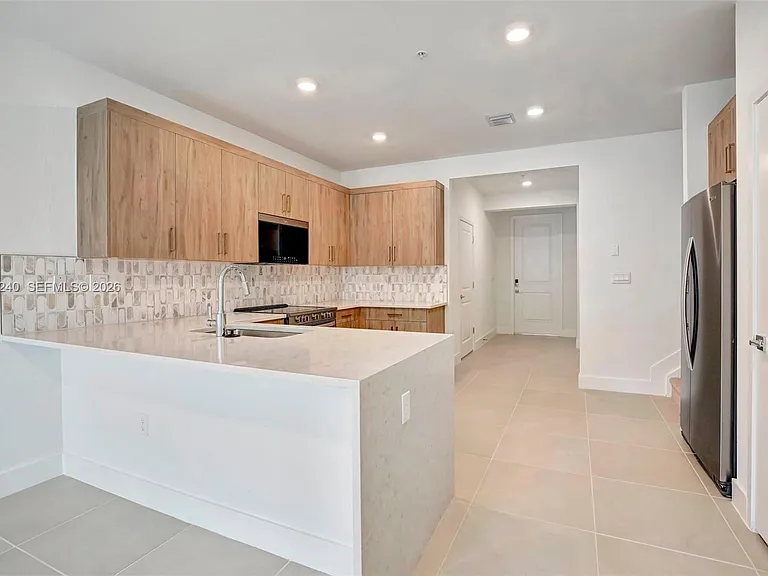 129 SW 171st Way — Photo 9