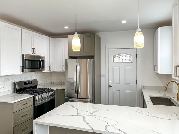 3216 W Olive Ave APT 1D, Chicago, IL 60659