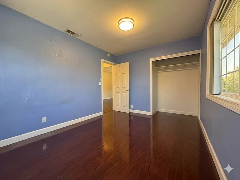 12128 Maryvine St — Photo 10