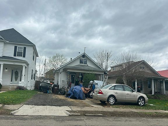 3rd image of 768 E Main St