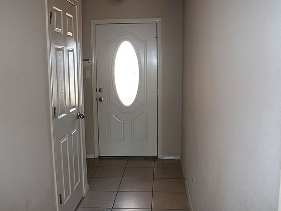 2nd image of 14561 Jesus Almeida Ave