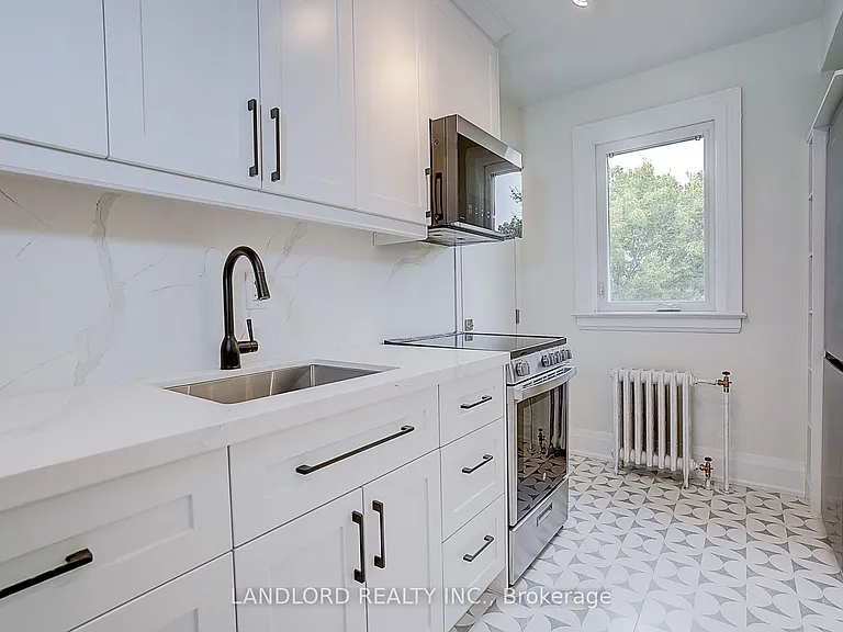 2520 Bloor St W #12 — Photo 20