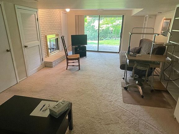 3rd image of 807 Greenhills Dr