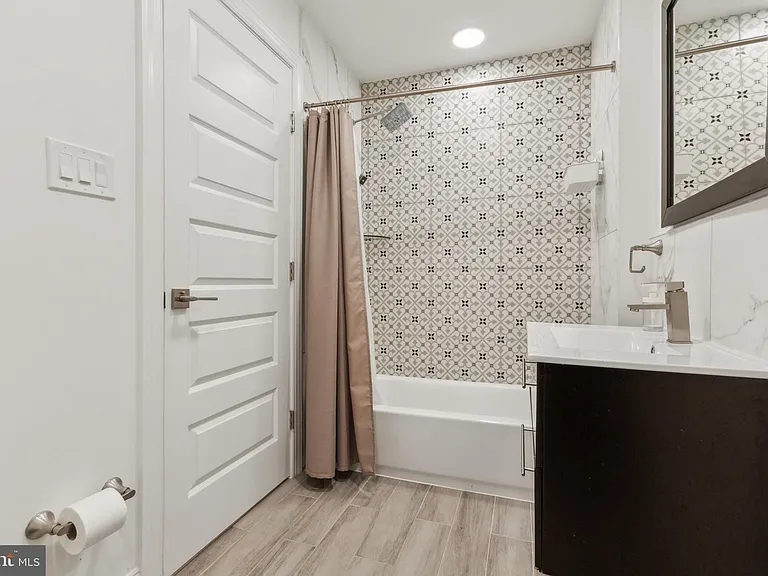 2145 Cross St — Photo 21