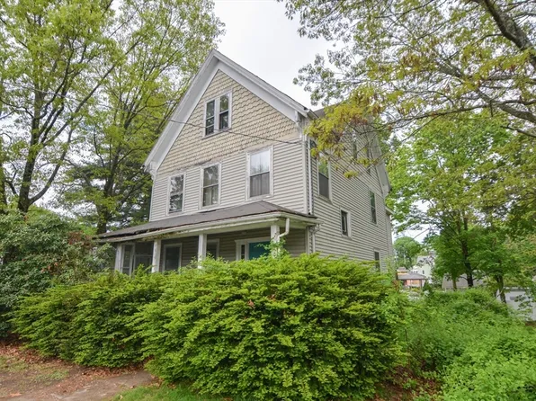 46 Lake St, Hudson, MA 01749