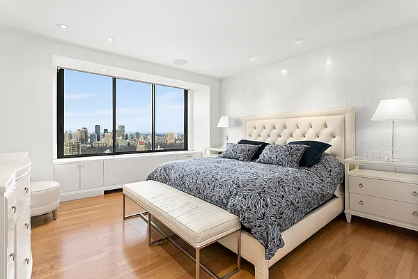 Rented by New York Casas Ltd. | media 53