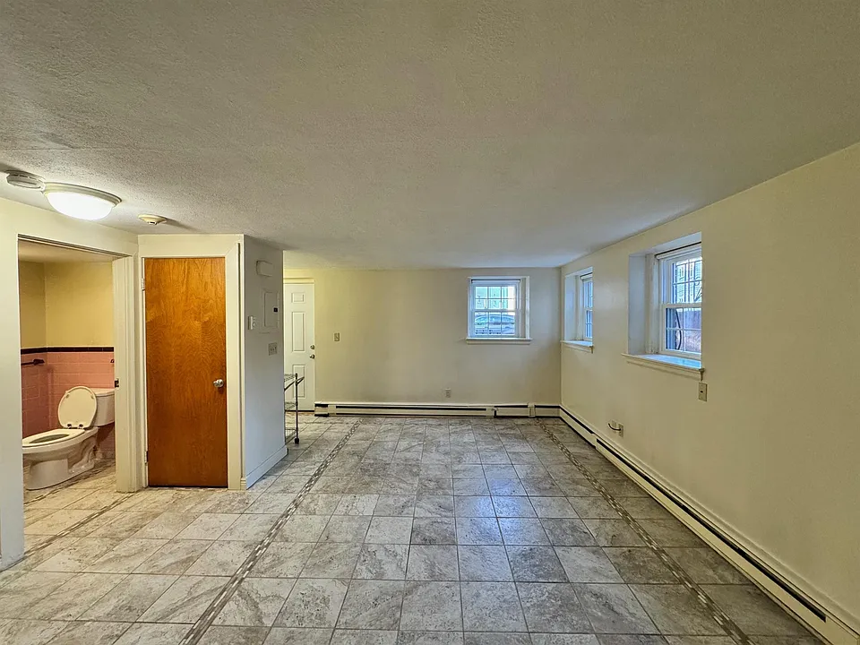 19 Highland Ave