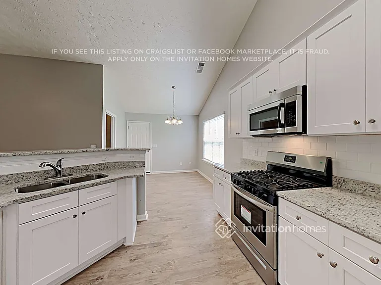 1317 Kent Mnr — Photo 6