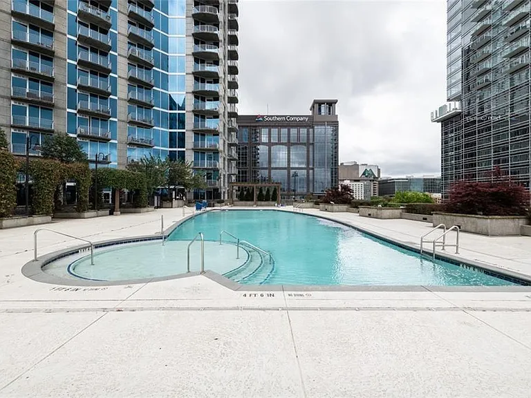 400 W Peachtree St NW #3511 — Photo 25