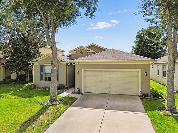 2nd image of 211 FAIRMONT DRIVE