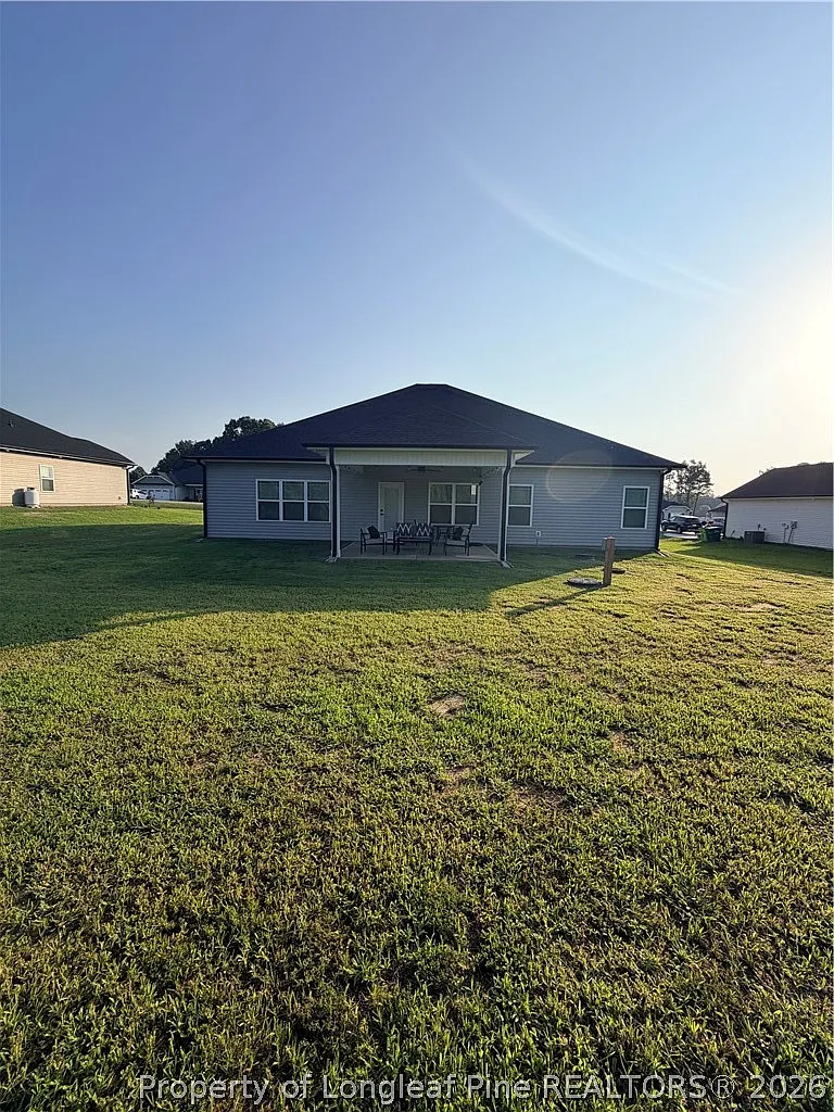 4 bed, 2.5 bath, 2412 sqft, $2,800 — Photo 3