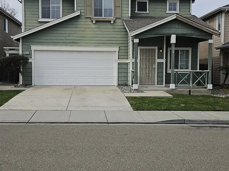 4147 Heirloom Ln — Photo 1
