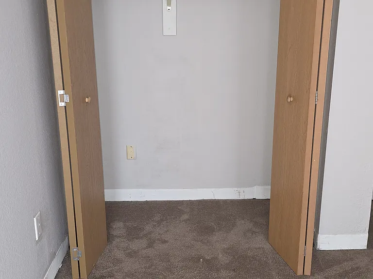 7th Place Apartments — Photo 14