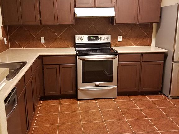 2nd image of 814 Rivera Way
