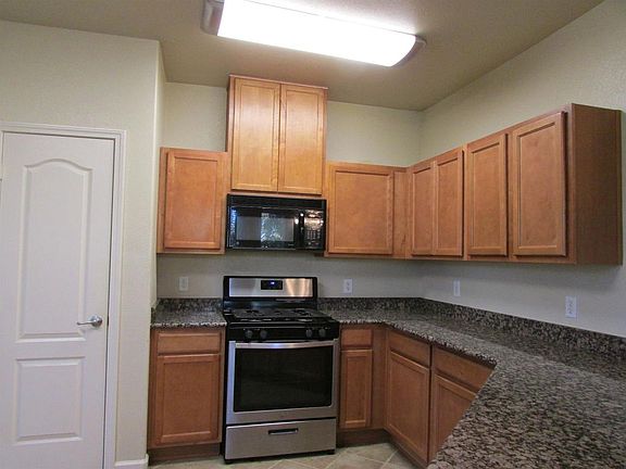 4th image of 5444 Tares Cir