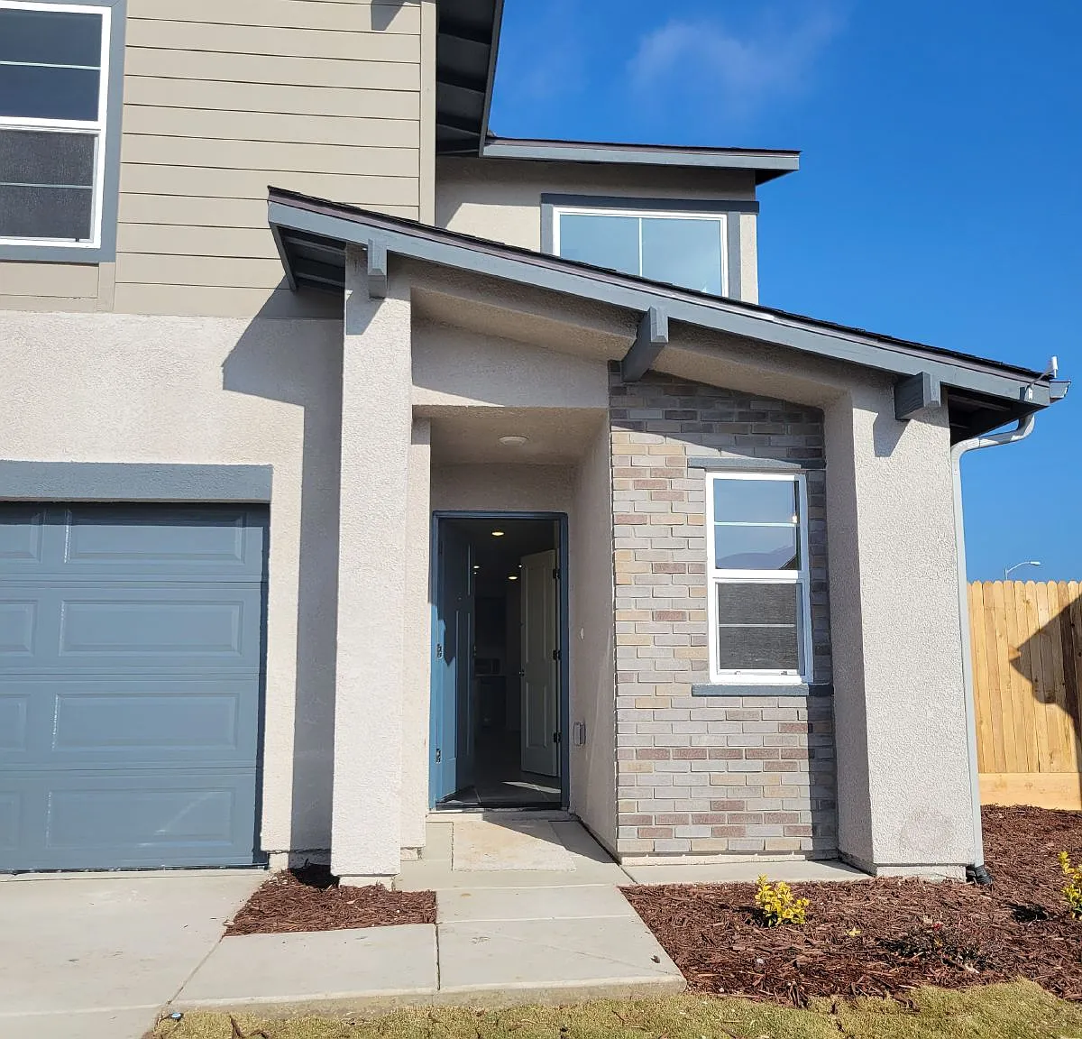 4 bed, 2.5 bath, 1782 sqft, $2,700 — Photo 1