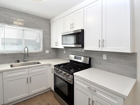 4th image of 4155 Texas St #10