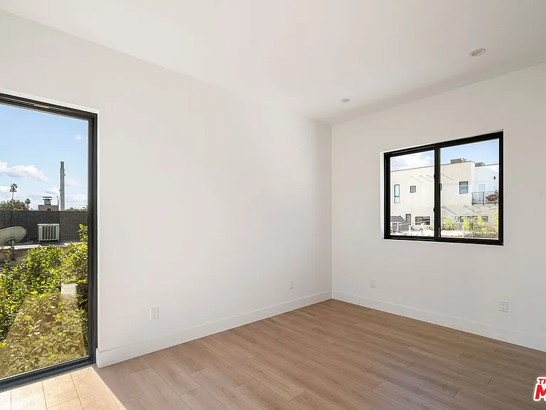 3909 W Exposition Blvd — Photo 27
