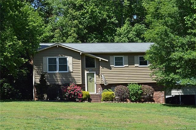 1st image of 129 Blueberry Ln