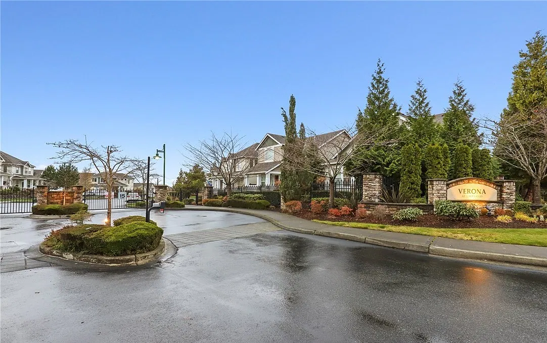 5 bed, 3108 sqft, $3,780 — Photo 2