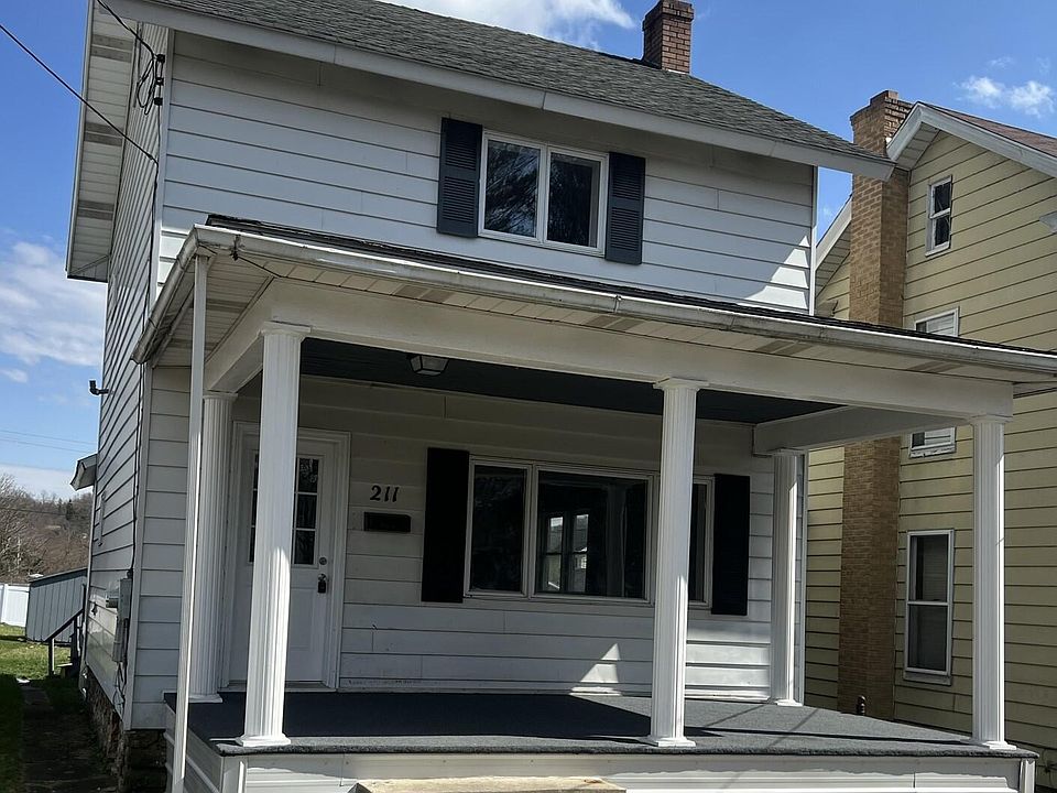 1st image of 211 Pruner St