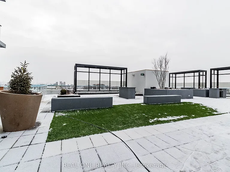 2020 Bathurst St #722 — Photo 42