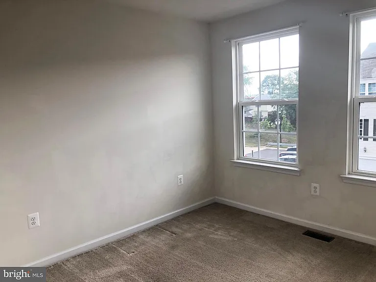 8323 Heritage Crossing Ct — Photo 19