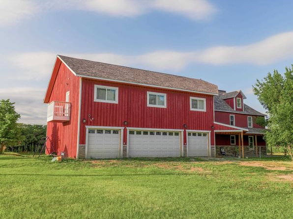 2881 111th St NE, Surrey, ND 58785