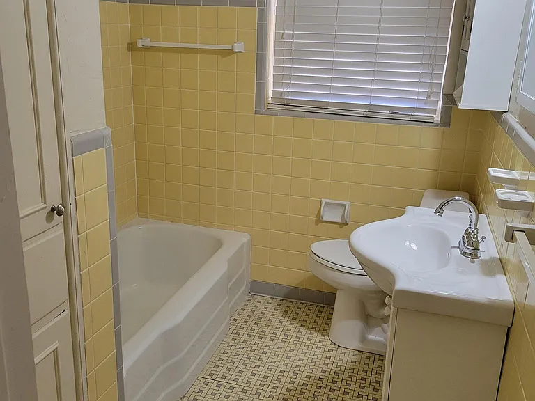 Main bathroom