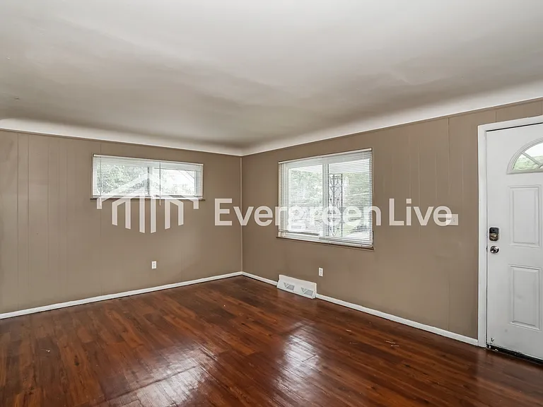 1226 Toluca Ct — Photo 4