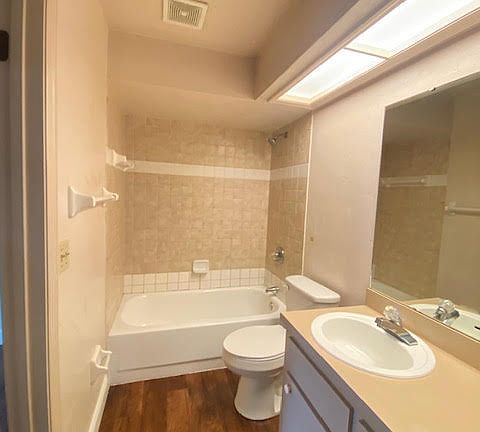 3rd image of 384 Acorn Ln #1