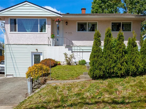 952 Tattersall Dr, Saanich, BC V8X 2W9