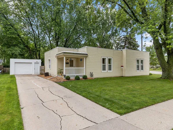 523 S Erie St, De Pere, WI 54115